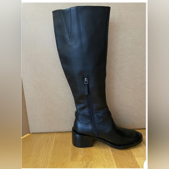 SlZE. 7.5. LINEA POLO. Black Knee-High Leather Boots - Picture 2 of 7
